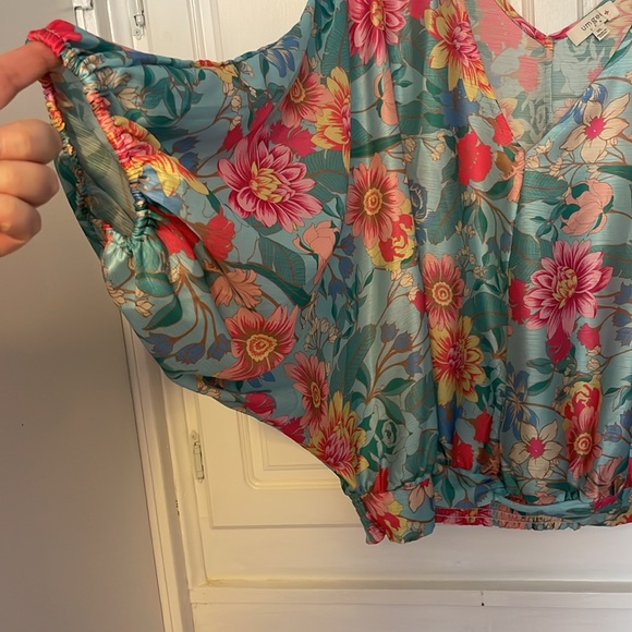 Umgee blouse - Picture 3 of 6